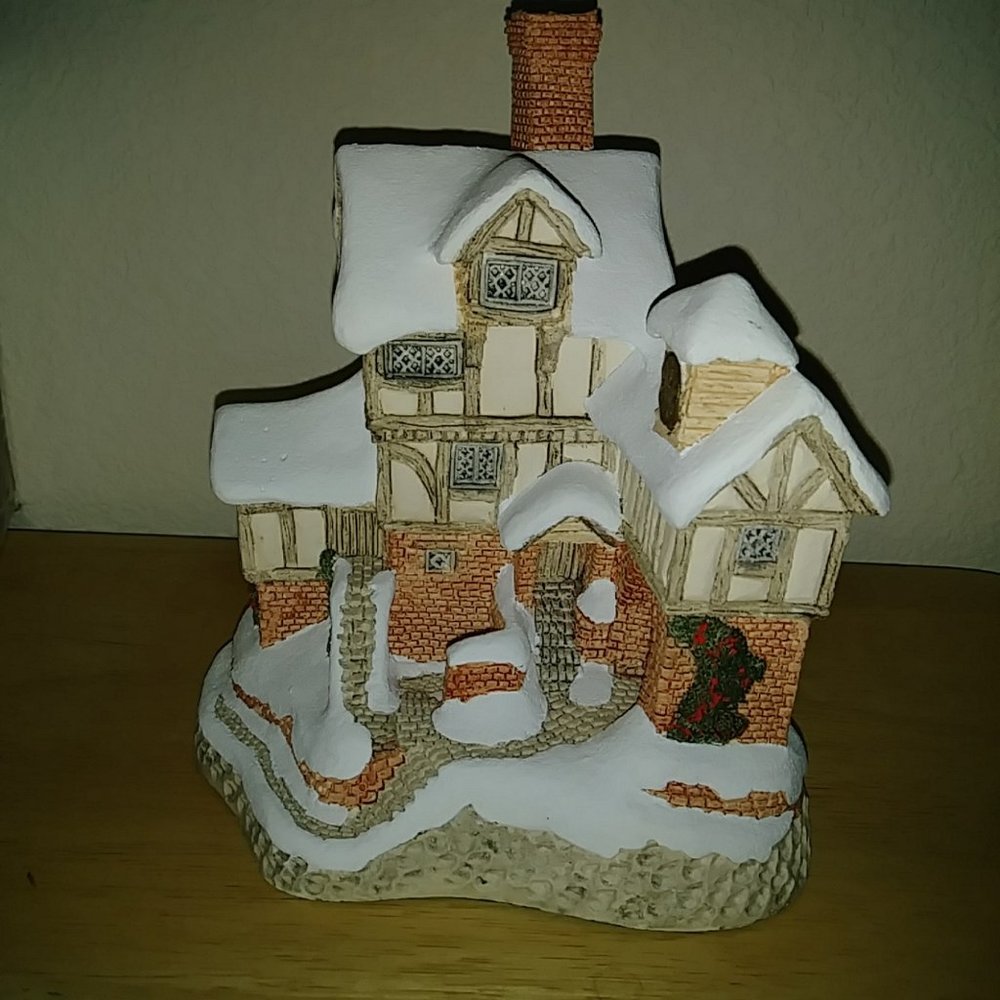 David Winter's Cottages - Ebenezer Scrooge's Counting House